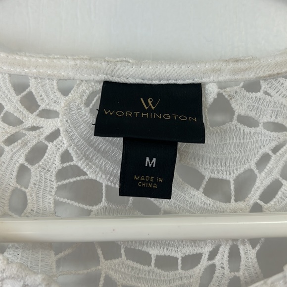 Women’s Medium White Embroidery Vest - Picture 2 of 3